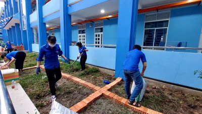 TRƯỜNG TIỂU HỌC PHÚ THỌ RA QUÂN TRỒNG CÂY NHÂN KỶ NIỆM 132 NĂM NGÀY SINH CHỦ TỊCH HỒ CHÍ MINH (19/05/1890 - 19/05/2022)