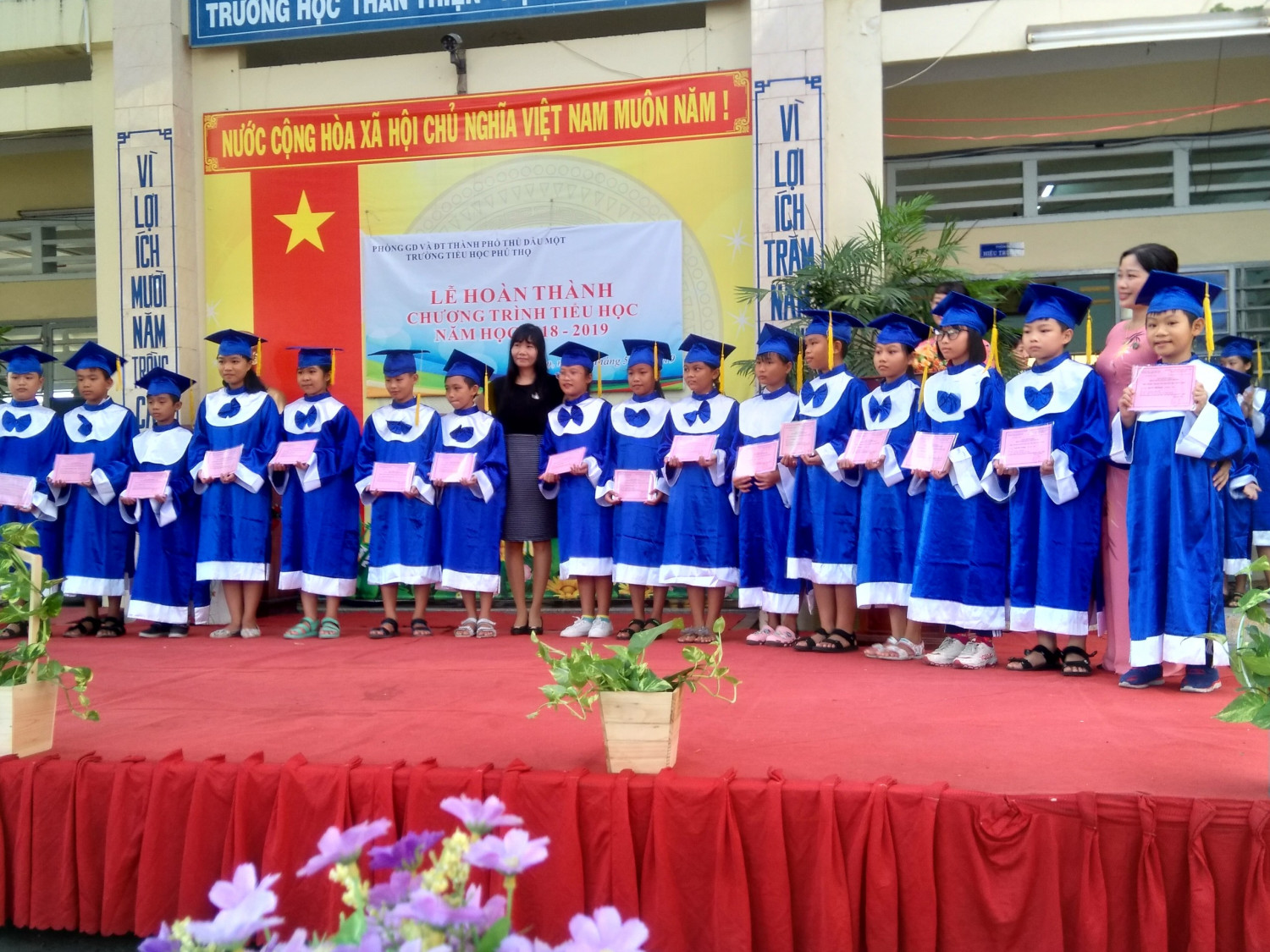 Lễ Hoàn thành chương trình Tiểu học NH 2018-2019