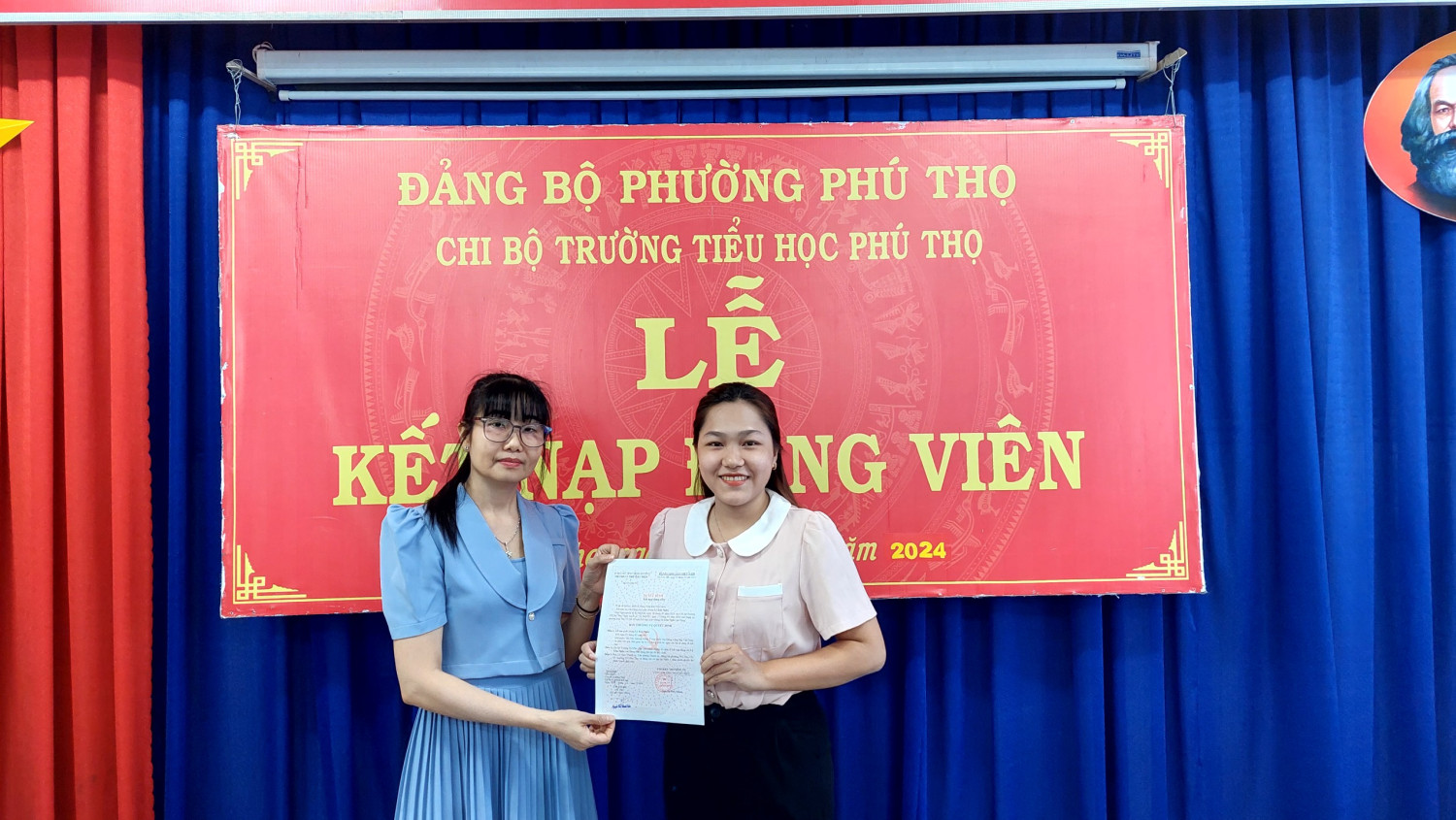 LỄ KẾT NẠP ĐẢNG VIÊN CỦA ĐOÀN VIÊN ƯU TÚ LÝ KIM NGÂN CỦA CHI ĐOÀN TRƯỜNG TIỂU HỌC PHÚ THỌ