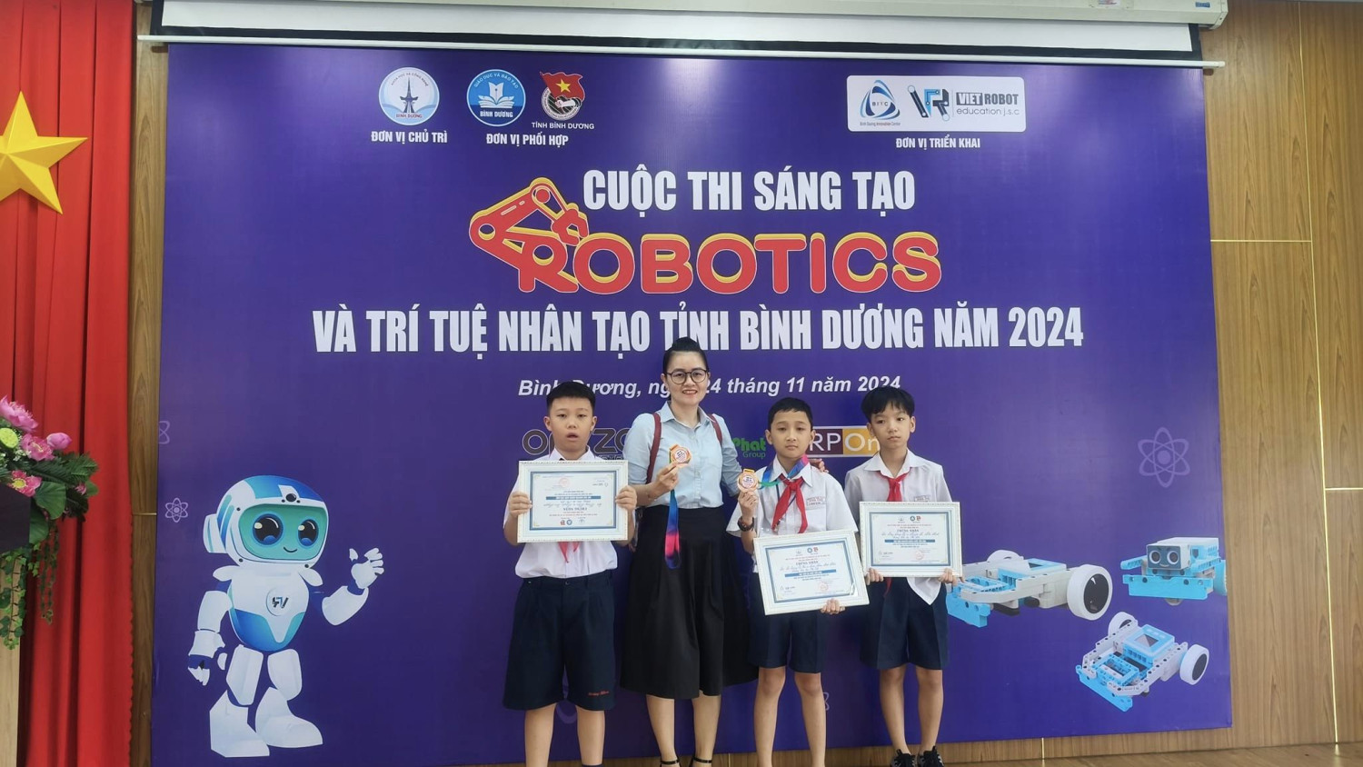 CHUNG KẾT CUỘC THI “SÁNG TẠO ROBOTICS VÀ TRÍ TUỆ NHÂN TẠO” TỈNH BÌNH DƯƠNG” NĂM 2024