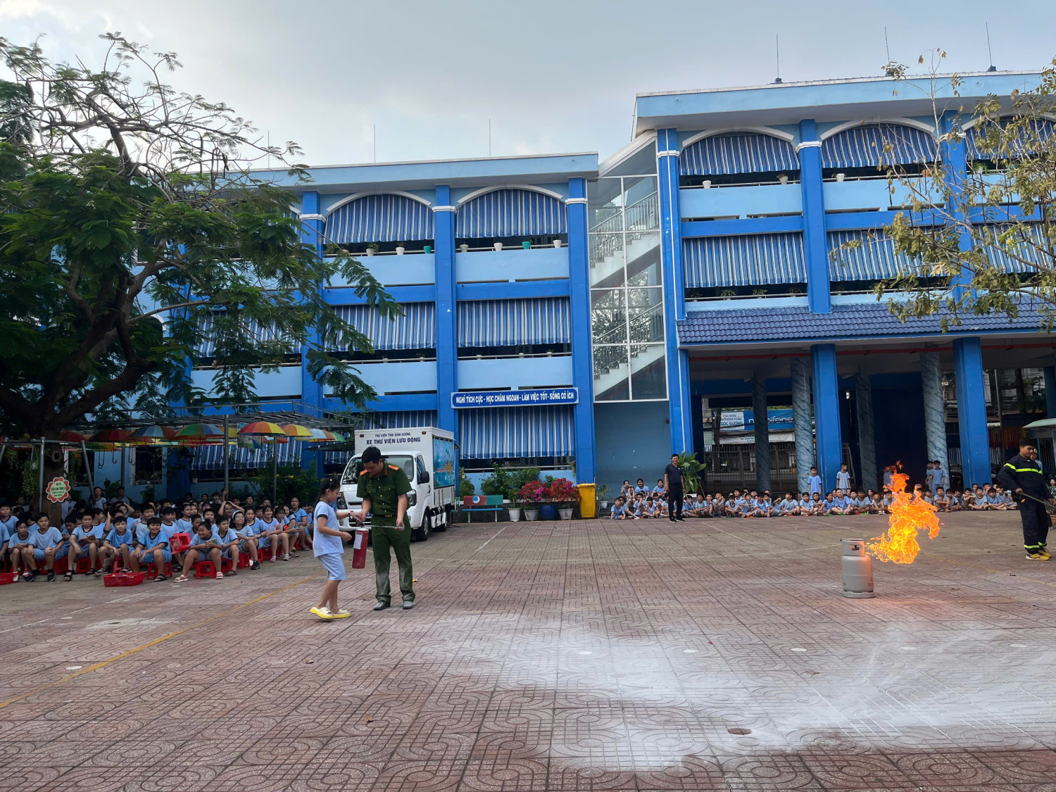 TUYÊN TRUYỀN, TRẢI NGHIỆM, THỰC HÀNH CHỮA CHÁY VÀ CỨU NẠN, CỨU HỘ CHO THIẾU NHI NĂM 2025